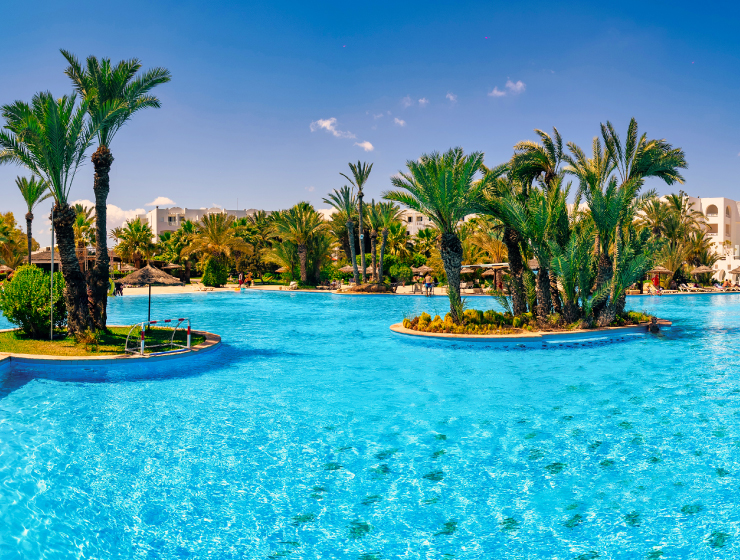 Nador vs Djerba depuis Paris et Barcelone : Quelle Destination Choisir pour votre Budget 2025 ?