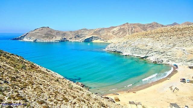 Nador vs Djerba depuis Paris et Barcelone : Quelle Destination Choisir pour votre Budget 2025 ?